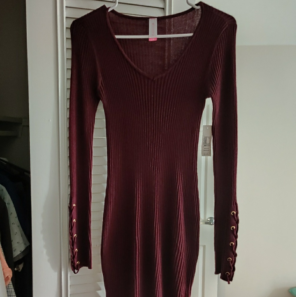 Maroon Skin Tight Long Sleeve Dress.